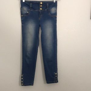 Colombian jeans, butt lift